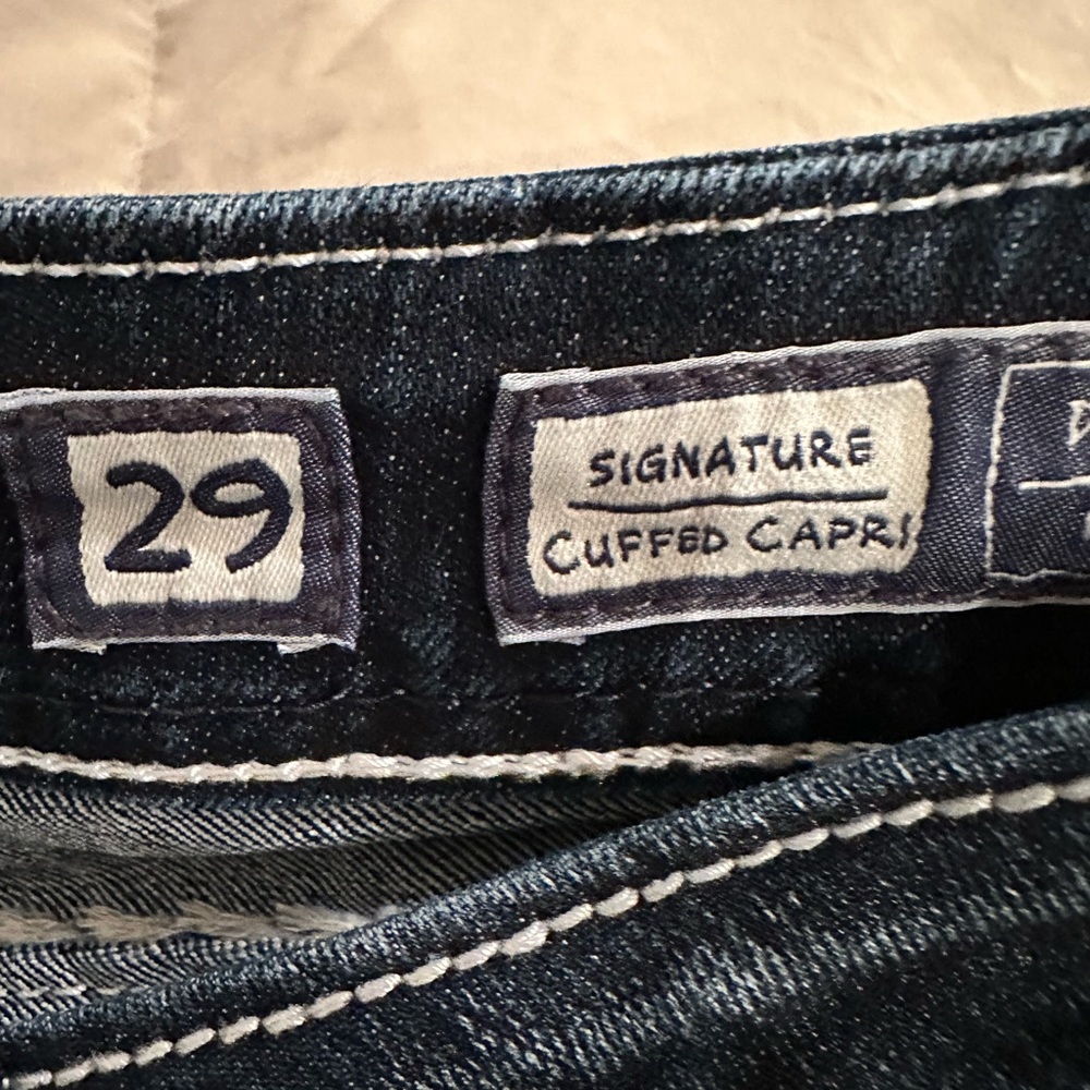 Miss me signature cuffed capri size 29